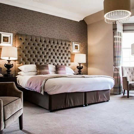 Dumfries Arms Hotel คัมน็อค ภายนอก รูปภาพ