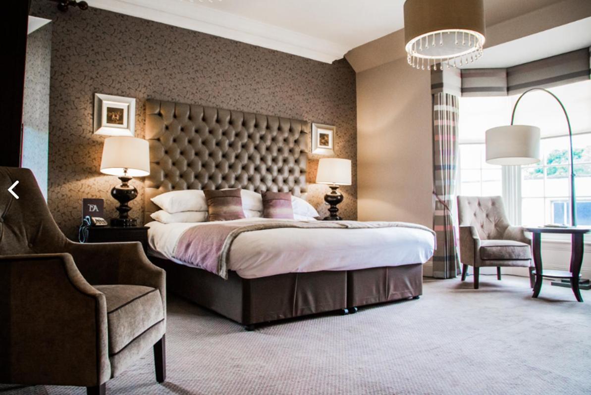 Dumfries Arms Hotel คัมน็อค ภายนอก รูปภาพ